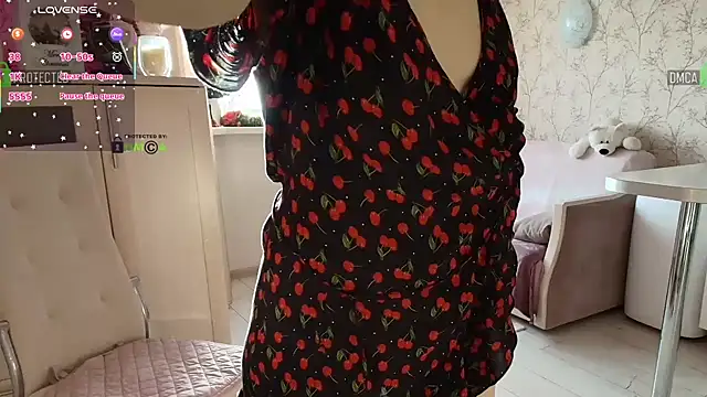 MilfeaN online show from December 15, 2025, 9:26 am