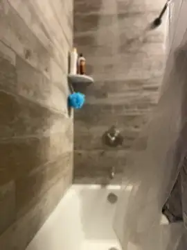 EllaSnow online show from April 19, 2026, 5:19 am