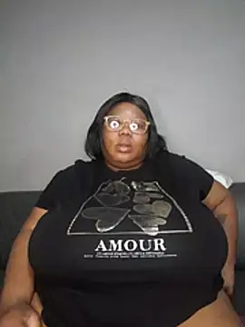 DAIRYBELLELIZxx online show from July 14, 2026, 8:04 pm