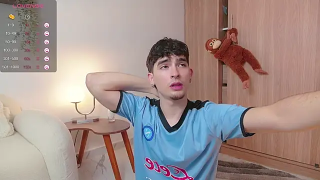 zenn rush1 online show from March 14, 2025, 1:13 pm