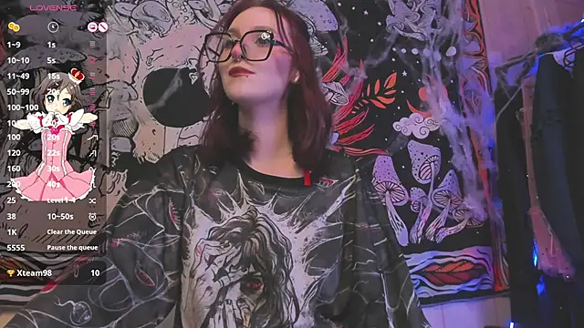 kissthasky online show from November 11, 2025, 6:14 pm