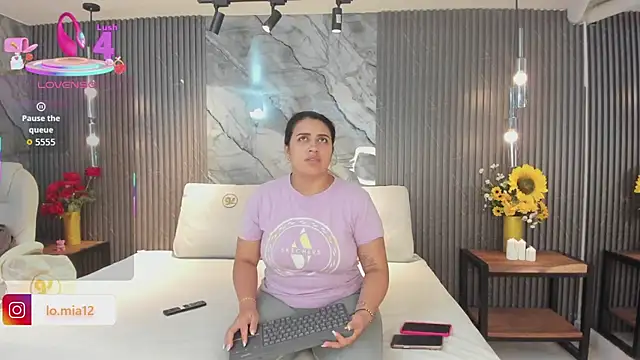 julietha taylor online show from May 15, 2026, 12:41 am