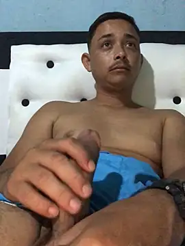 Snapshot of isacalejandroo chatting on February 11, 2025, 3:40 am isacalejandroo online show from February 11, 2025, 3:40 am