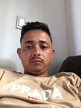 Snapshot of isacalejandroo chatting on September 17, 2025, 6:43 pm isacalejandroo online show from September 17, 2025, 6:43 pm