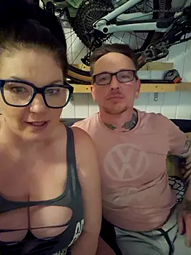 420Curvybabe online show from November 3, 2025, 8:23 pm