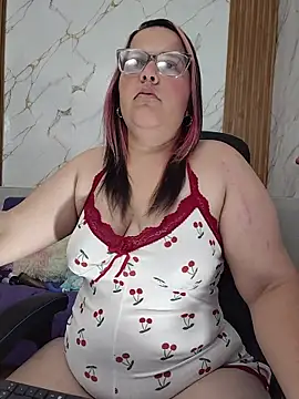 kiara scottt online show from July 26, 2026, 8:32 am
