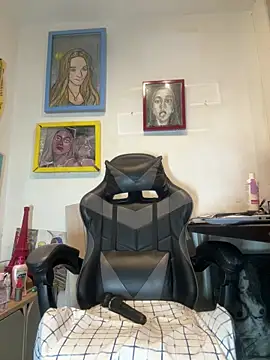 Snapshot of milena_23x chatting on February 25, 2026, 8:03 am milena 23x online show from February 25, 2026, 8:03 am