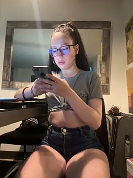 Snapshot of milena_23x chatting on February 4, 2026, 9:04 am milena 23x online show from February 4, 2026, 9:04 am