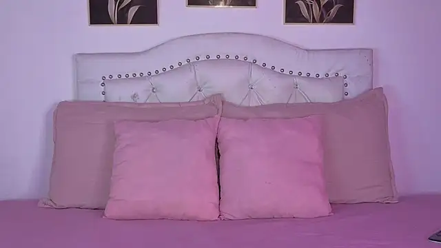 Snapshot of AnneGagner chatting on September 20, 2025, 11:54 pm AnneGagner online show from September 20, 2025, 11:54 pm