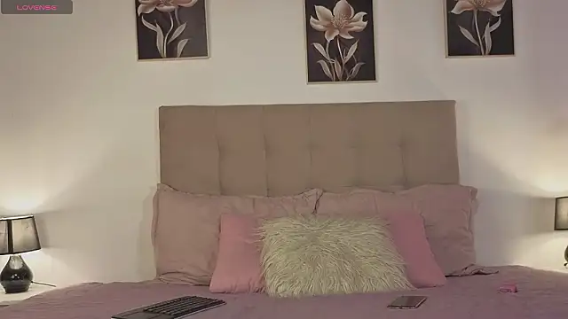 Snapshot of AnneGagner chatting on March 23, 2026, 9:36 pm AnneGagner online show from March 23, 2026, 9:36 pm