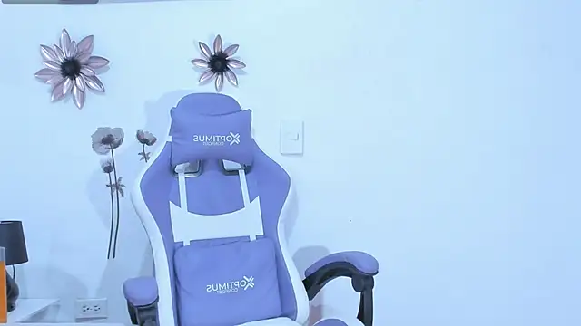 Snapshot of AnneGagner chatting on December 11, 2024, 9:55 pm AnneGagner online show from December 11, 2024, 9:55 pm