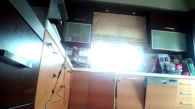 Kalia Cross online show from October 31, 2025, 6:43 am