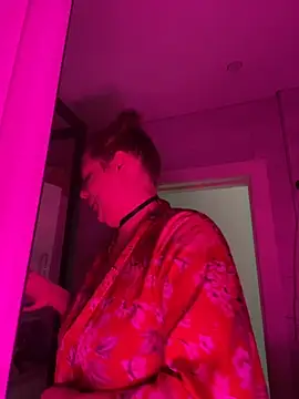 SuzieMurray online show from September 16, 2025, 10:27 am