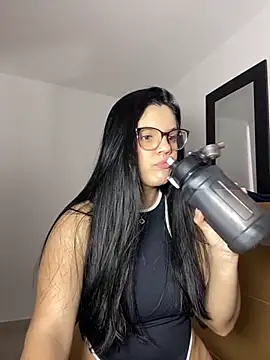 kimberlyhills1 online show from October 30, 2025, 7:33 pm