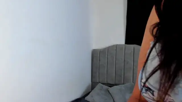 lorymoon online show from February 5, 2025, 8:46 pm