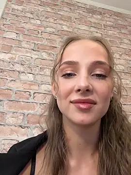 CaseyStar online show from October 19, 2025, 11:57 am