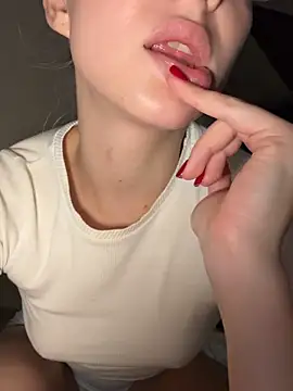 CaseyStar online show from November 4, 2025, 5:06 pm