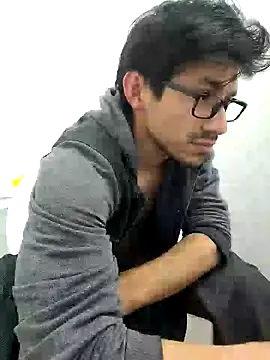 Snapshot of charlesss19 chatting on February 26, 2025, 11:11 am charlesss19 online show from February 26, 2025, 11:11 am