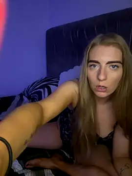 Snapshot of Summer_Paige chatting on December 14, 2025, 4:18 am Summer Paige online show from December 14, 2025, 4:18 am