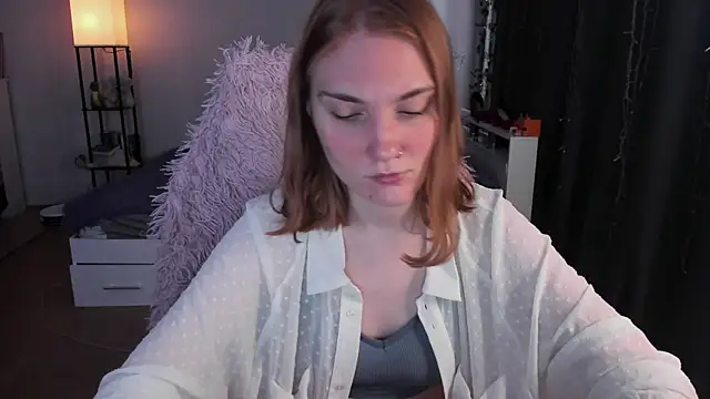 ReddHotPipper online show from April 7, 2026, 3:52 am