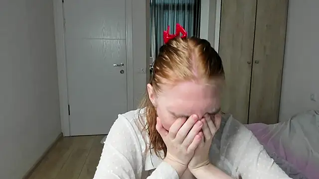 ReddHotPipper online show from July 31, 2026, 3:17 am