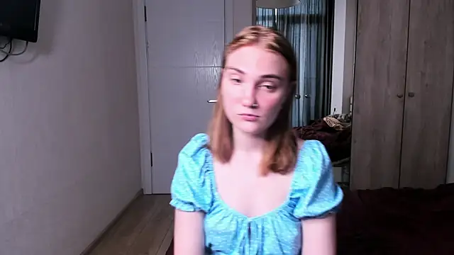 ReddHotPipper online show from July 17, 2026, 3:26 am