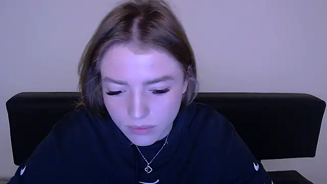 Snapshot of MissOliviaa_ chatting on March 6, 2025, 11:47 am MissOliviaa  online show from March 6, 2025, 11:47 am