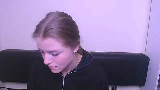 Snapshot of MissOliviaa_ chatting on February 3, 2025, 7:51 am MissOliviaa  online show from February 3, 2025, 7:51 am