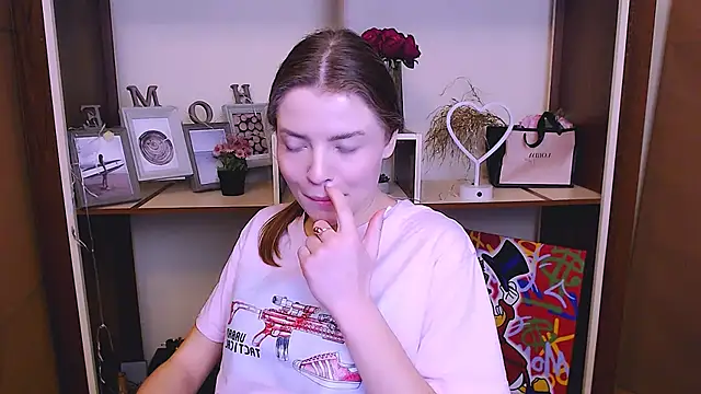 Snapshot of MissOliviaa_ chatting on January 25, 2025, 9:47 am MissOliviaa  online show from January 25, 2025, 9:47 am