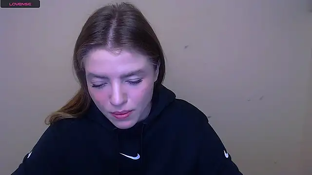 Snapshot of MissOliviaa_ chatting on February 27, 2025, 8:35 am MissOliviaa  online show from February 27, 2025, 8:35 am