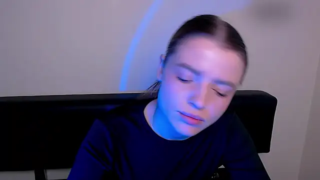 MissOliviaa  online show from December 20, 2025, 7:11 am