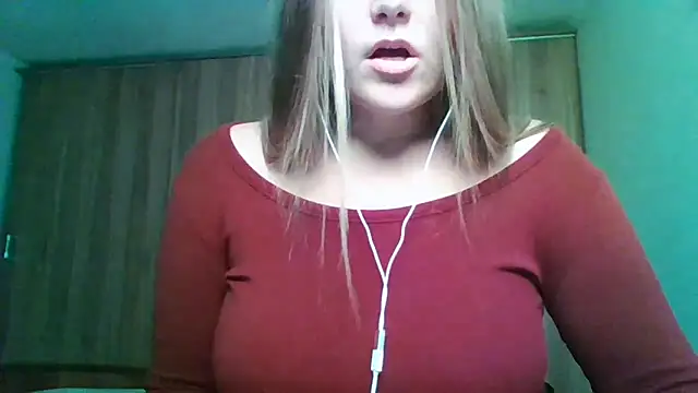 Evasapples online show from November 3, 2025, 9:40 pm