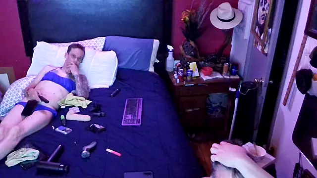 mickdenim online show from April 4, 2026, 10:22 am