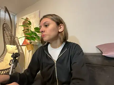 aliisonn parker26 online show from March 6, 2025, 7:43 pm