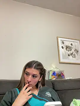 aliisonn parker26 online show from February 26, 2025, 7:42 pm