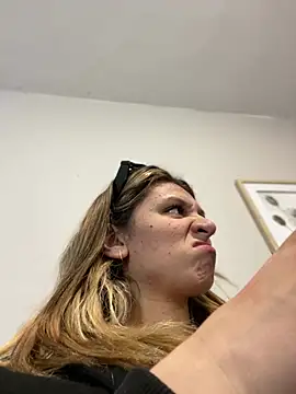 aliisonn parker26 online show from February 4, 2025, 10:34 pm