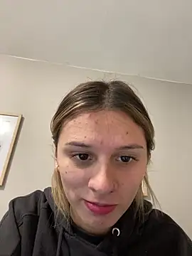 aliisonn parker26 online show from January 25, 2025, 6:35 pm