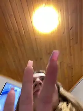 aliisonn parker26 online show from February 10, 2025, 7:28 pm