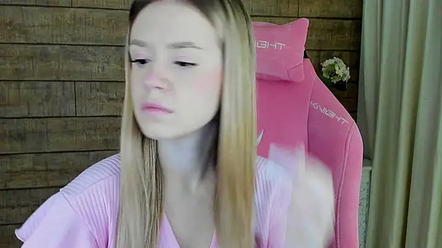 MilanaBalmain online show from October 11, 2025, 4:13 am