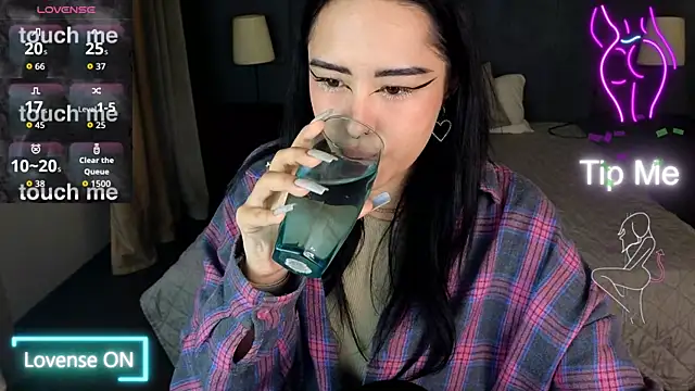 baby  kim online show from December 22, 2025, 5:18 am