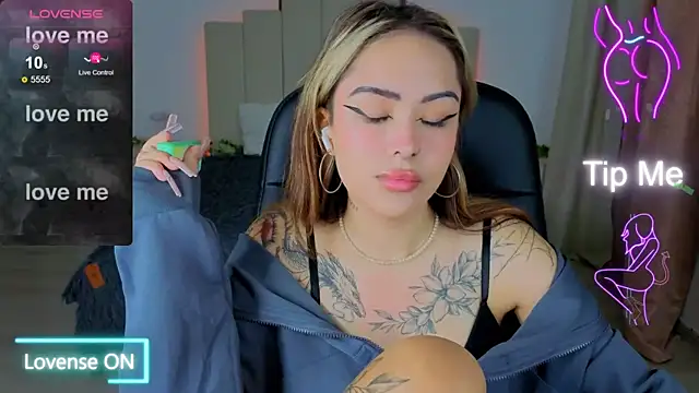 baby  kim online show from November 12, 2025, 5:22 am