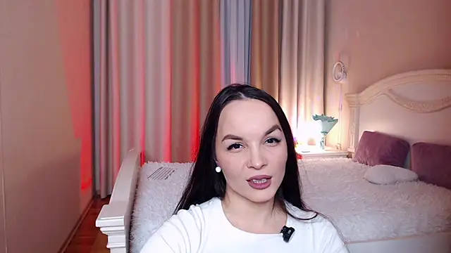 Avylew online show from December 18, 2025, 9:07 pm