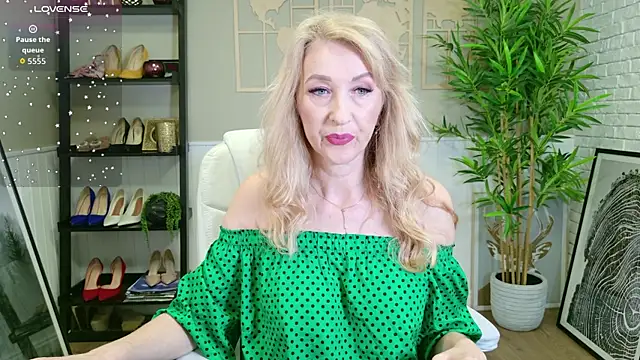 LadyLeea online show from June 4, 2026, 5:12 am