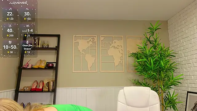 LadyLeea online show from April 15, 2026, 4:40 am