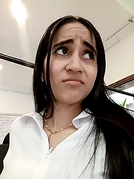 Mia Fischer online show from December 17, 2025, 7:08 pm