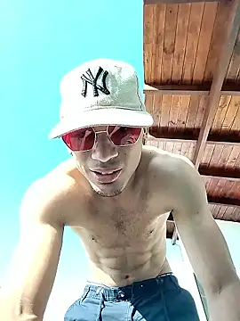 Snapshot of SonicJ25 chatting on March 1, 2026, 1:44 pm SonicJ25 online show from March 1, 2026, 1:44 pm