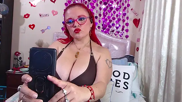 Snapshot of VickyColleman chatting on February 16, 2025, 9:27 pm VickyColleman online show from February 16, 2025, 9:27 pm