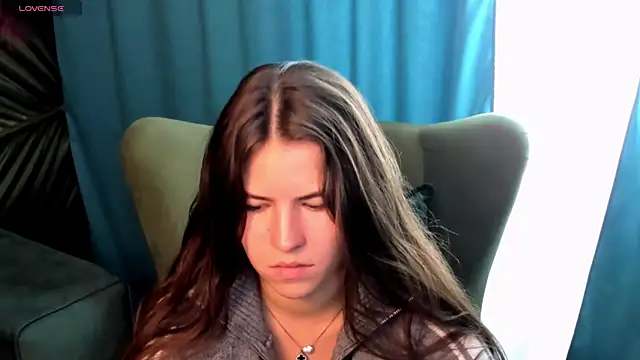 Snapshot of MiaMialani chatting on October 1, 2025, 7:35 am MiaMialani online show from October 1, 2025, 7:35 am