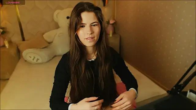 Snapshot of MiaMialani chatting on March 21, 2025, 10:50 am MiaMialani online show from March 21, 2025, 10:50 am