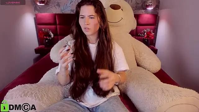 Snapshot of MiaMialani chatting on March 17, 2025, 3:50 pm MiaMialani online show from March 17, 2025, 3:50 pm